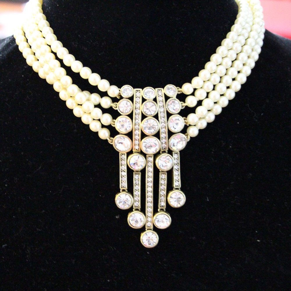 Exquisite Heidi Daus 18” Necklace and Earrings